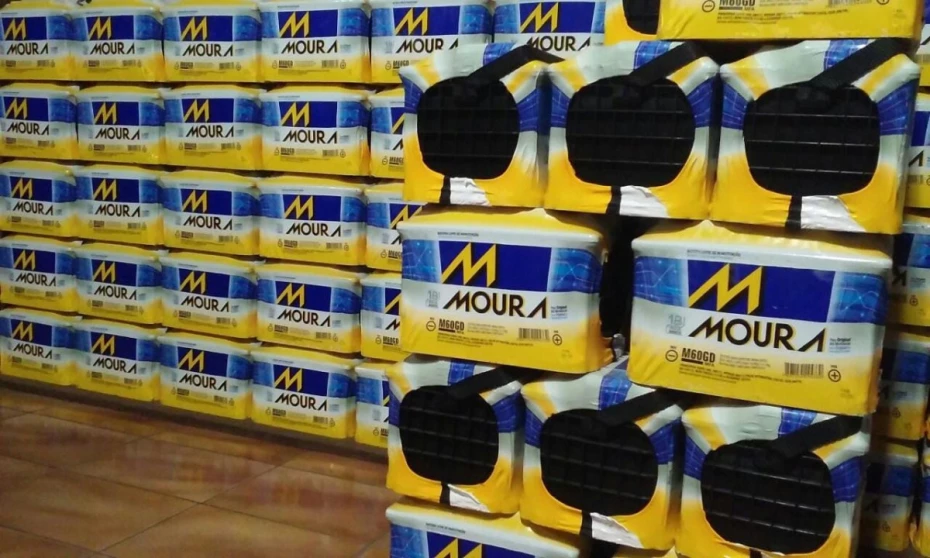 Foto 4:  — Bateria e Extintor Tremembé