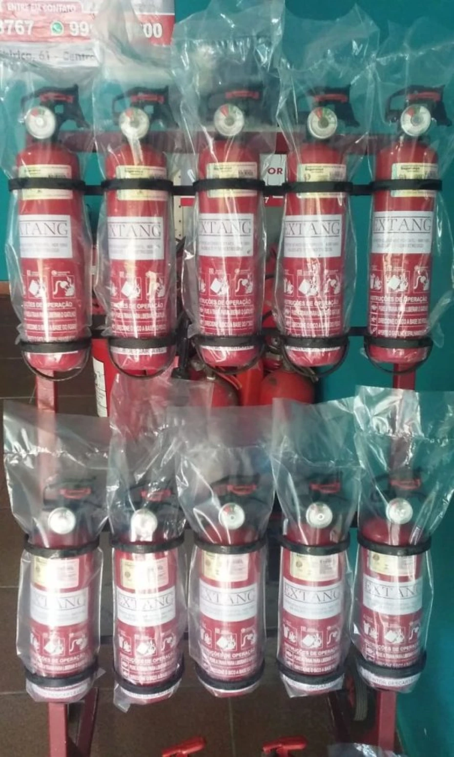 Foto 6:  — Bateria e Extintor Tremembé